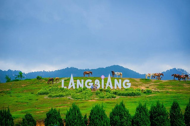 CONQUERING LANGBIANG MOUNTAIN